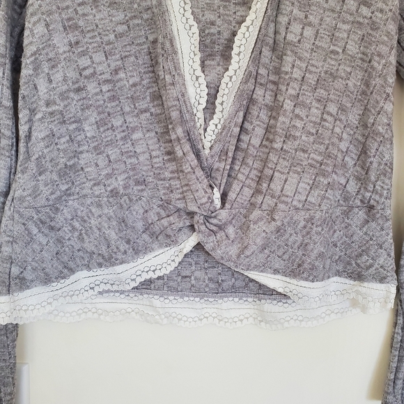 Abercrombie Kids Ribbed Grey Sweater with Twisted Back - Picture 8 of 11